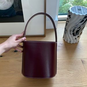 Staud bucket bag in bordeaux